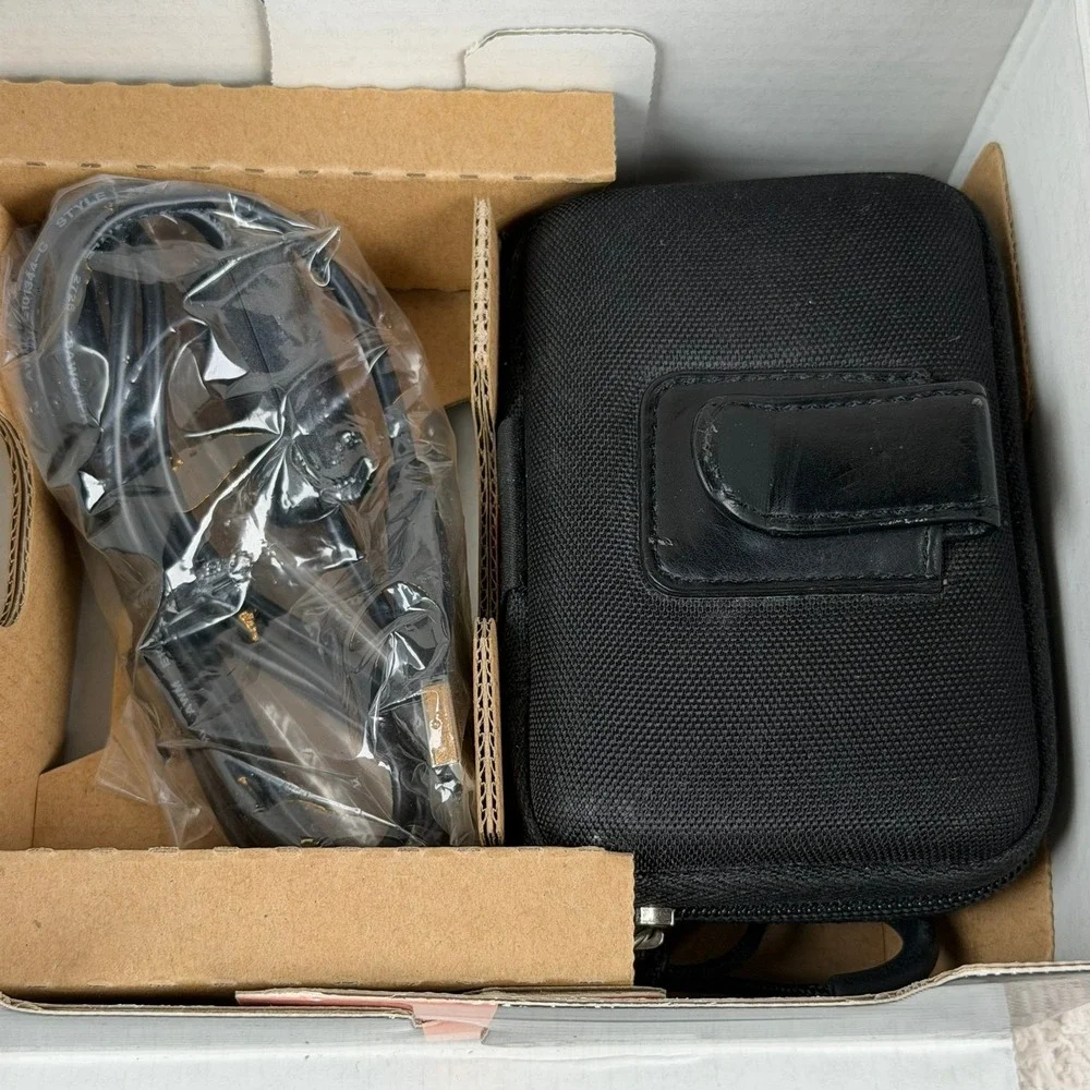 Nikon Coolpix L22 12.0MP Digital Camera Red Bundle with Box Case SD Card Works